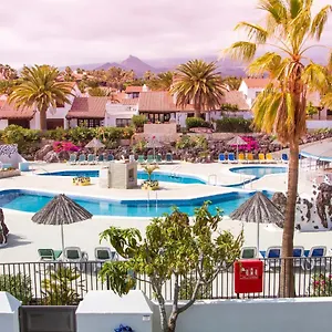 https://roxy-villas-sports-apartment-poolside-ap-piro.adeje-hotels.com